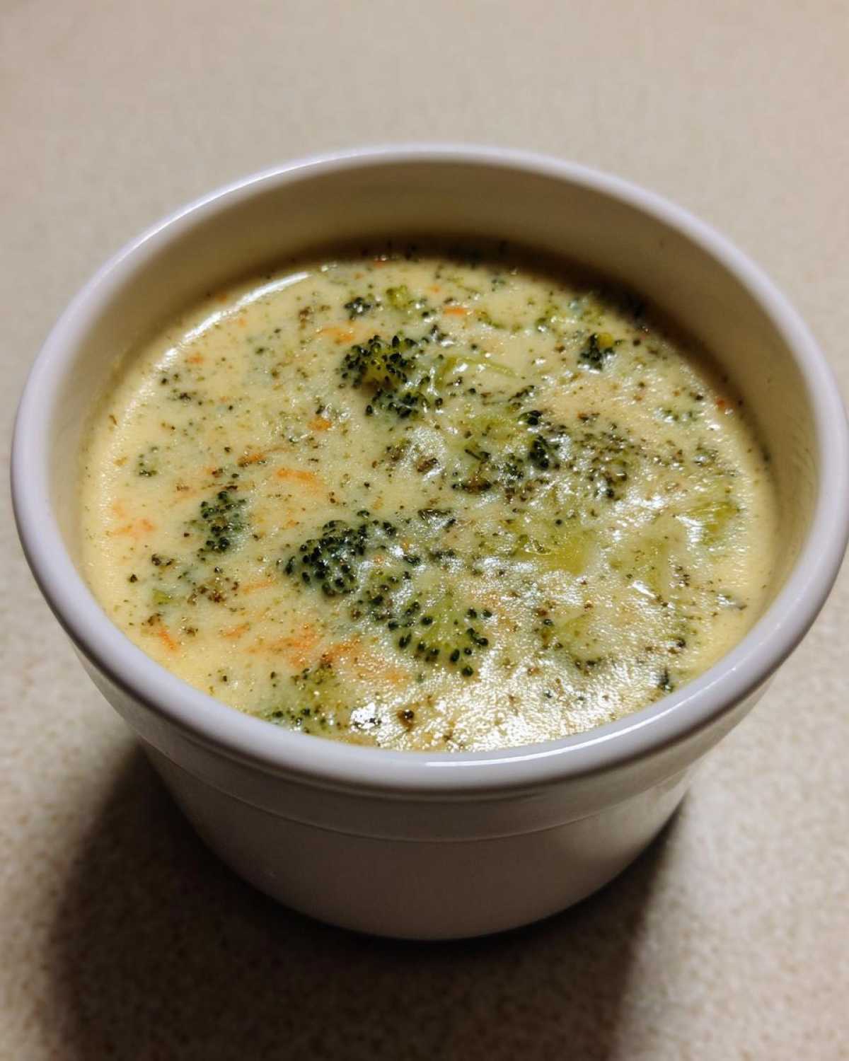 Broccoli Cheddar Soup (Panera Copycat) - detail 3